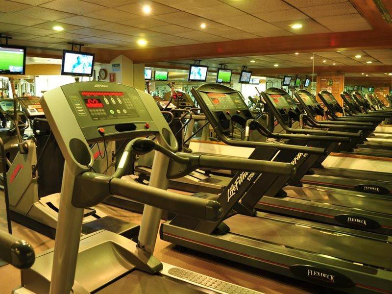 فندق رويال بيدريجال هوتل مدينة مكسيكو المظهر الخارجي الصورة A row of treadmills